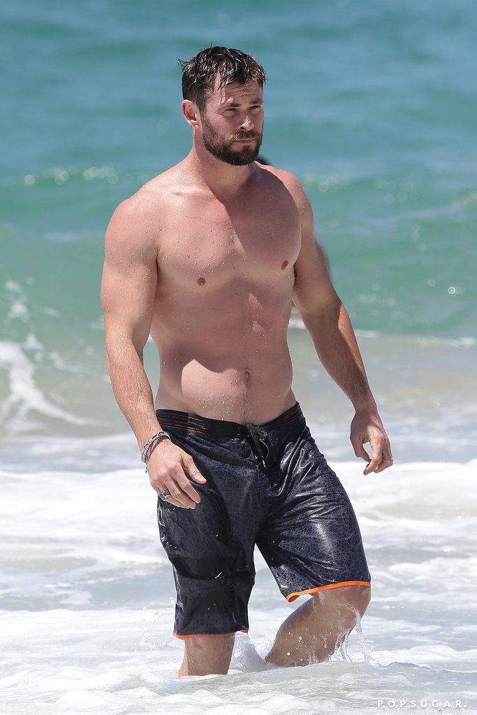 Chris-Hemsworth-Shirtless-Australia-Pictures-Oct-2017.jpg