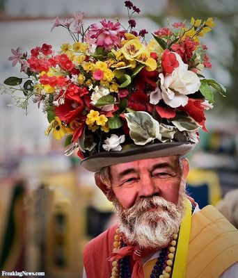 Silly-Solzhenitsyn-in-Flower-Hat--66744.jpg