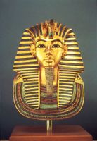 Tutankhamen-mask-tomb-king-Egyptian-Museum-Cairo