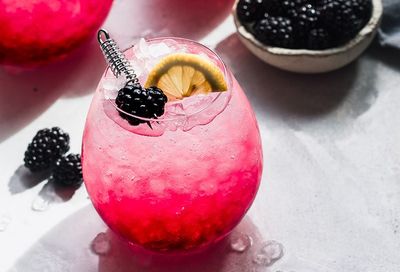 oregon-berries-platings-and-pairings-blackberry-bramble-cocktail-recipe.jpg