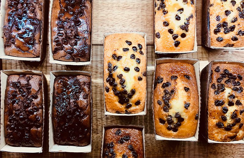 Cakes with chocolate and raisins